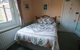 Rosemead Guest House Horley